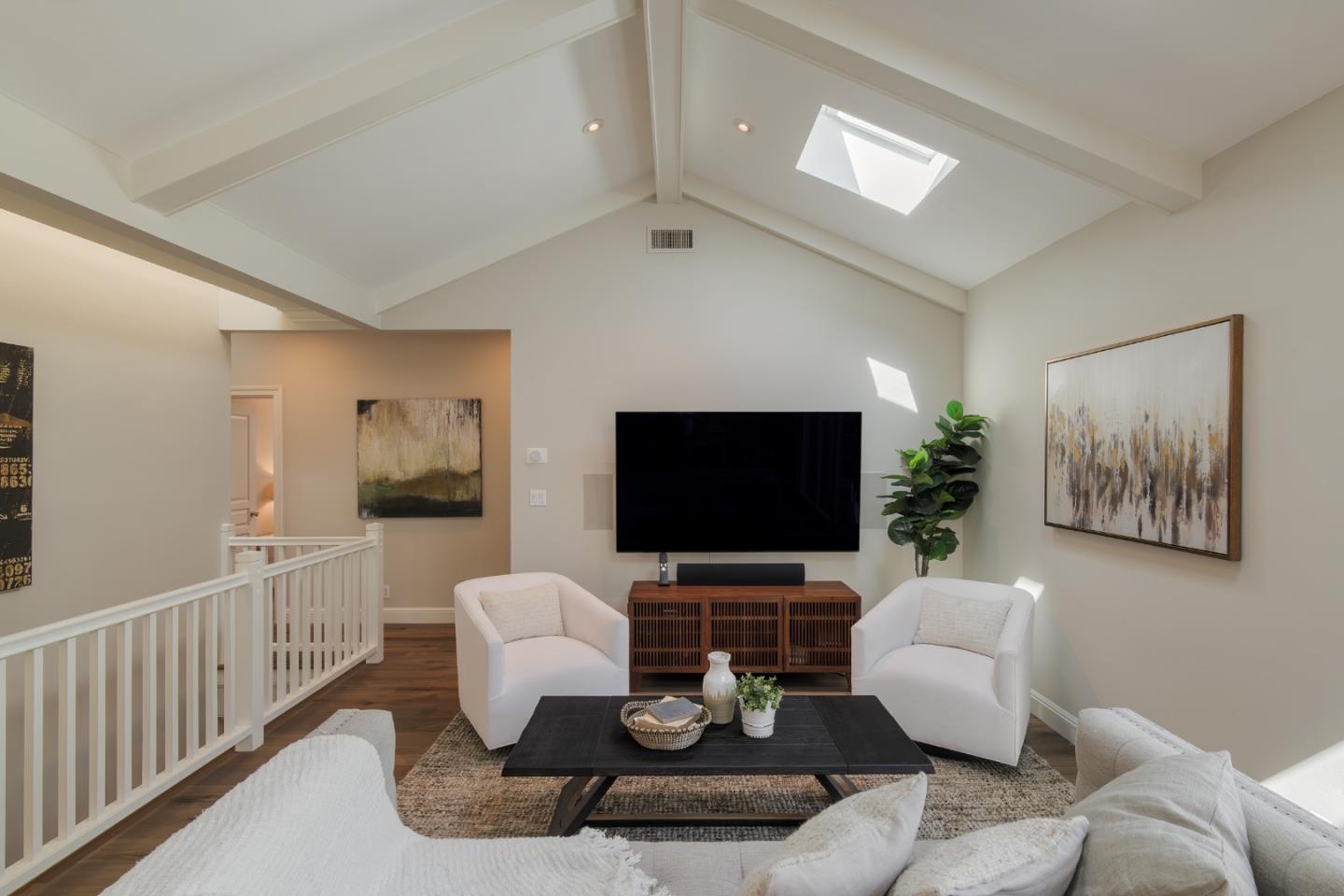 Detail Gallery Image 16 of 49 For 1205 Woodland Ave, Menlo Park,  CA 94025 - 5 Beds | 3 Baths