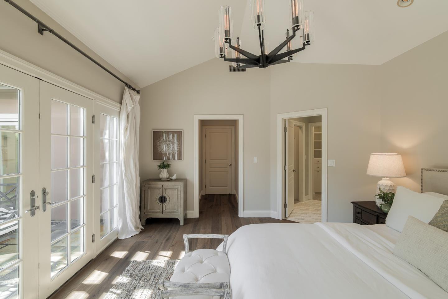 Detail Gallery Image 18 of 49 For 1205 Woodland Ave, Menlo Park,  CA 94025 - 5 Beds | 3 Baths