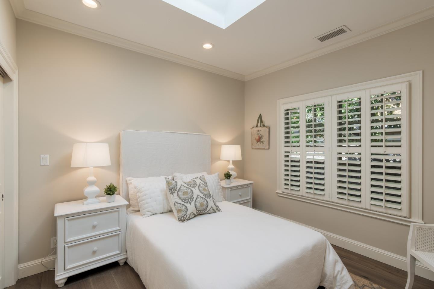 Detail Gallery Image 26 of 49 For 1205 Woodland Ave, Menlo Park,  CA 94025 - 5 Beds | 3 Baths