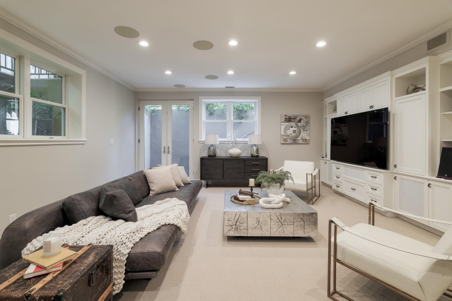 Detail Gallery Image 32 of 49 For 1205 Woodland Ave, Menlo Park,  CA 94025 - 5 Beds | 3 Baths