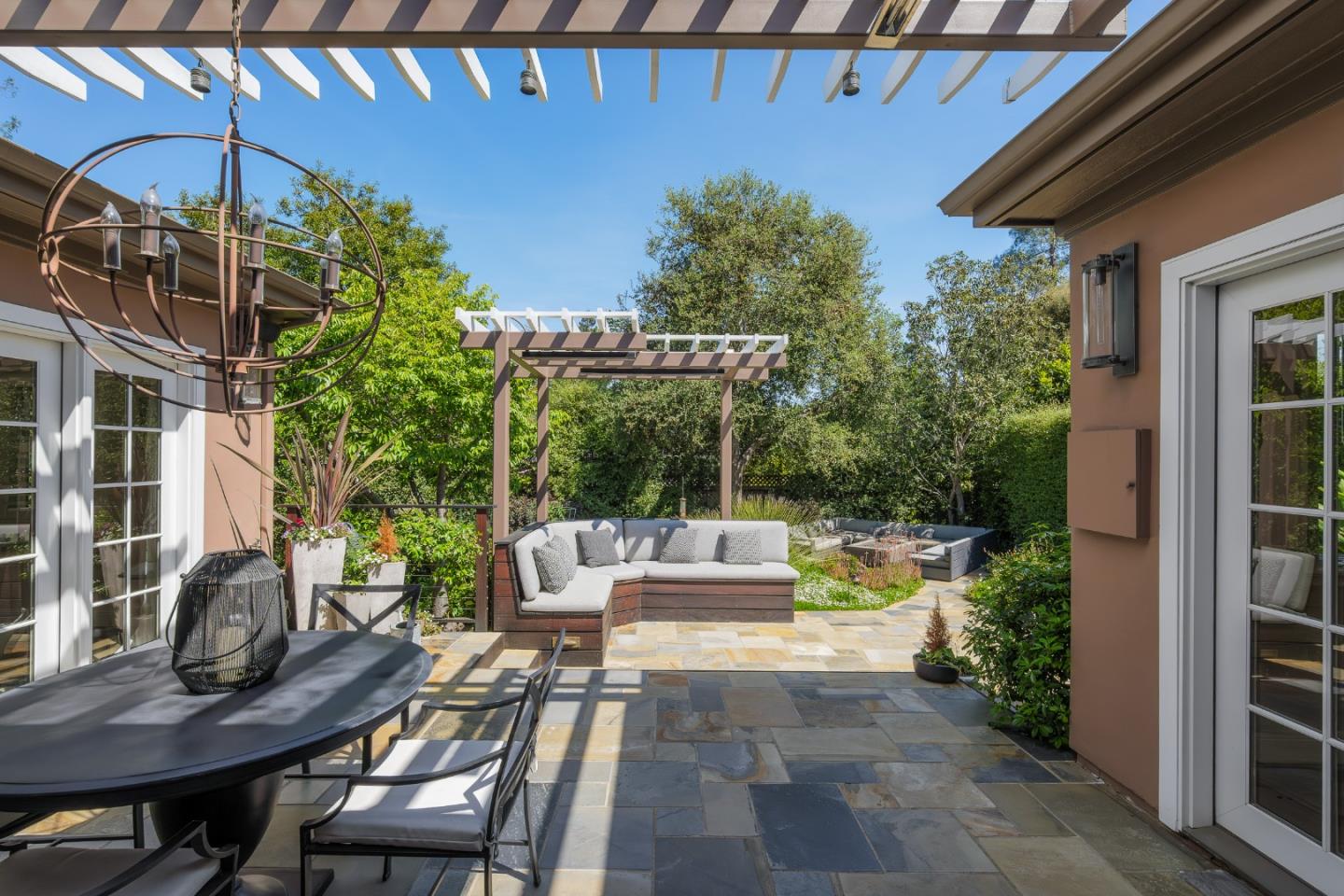 Detail Gallery Image 41 of 49 For 1205 Woodland Ave, Menlo Park,  CA 94025 - 5 Beds | 3 Baths