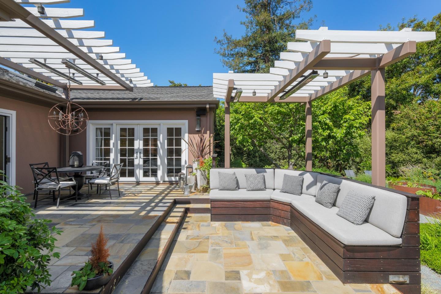 Detail Gallery Image 42 of 49 For 1205 Woodland Ave, Menlo Park,  CA 94025 - 5 Beds | 3 Baths