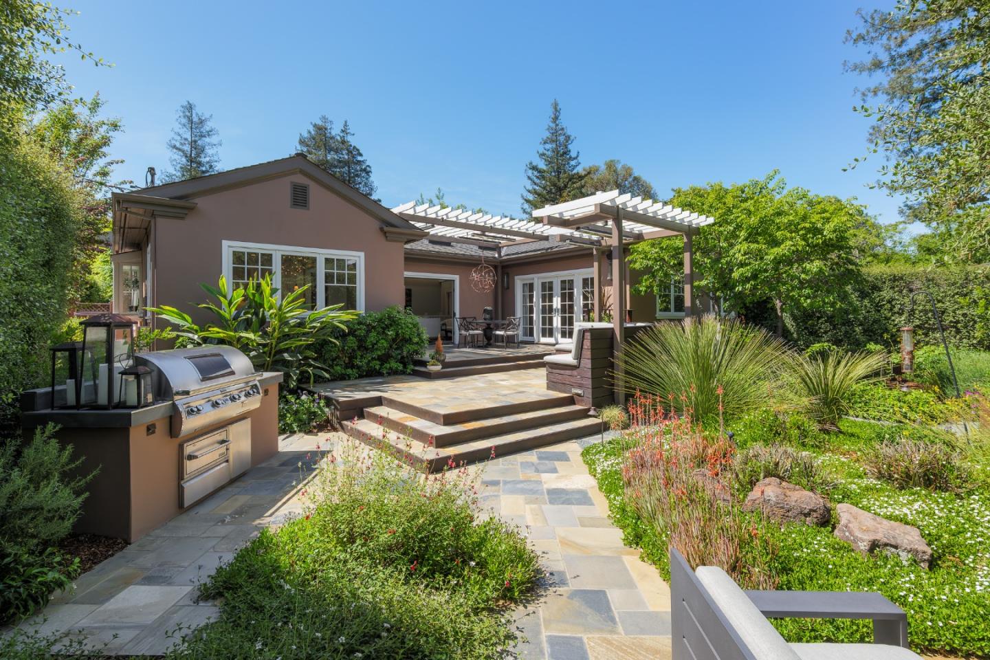 Detail Gallery Image 45 of 49 For 1205 Woodland Ave, Menlo Park,  CA 94025 - 5 Beds | 3 Baths