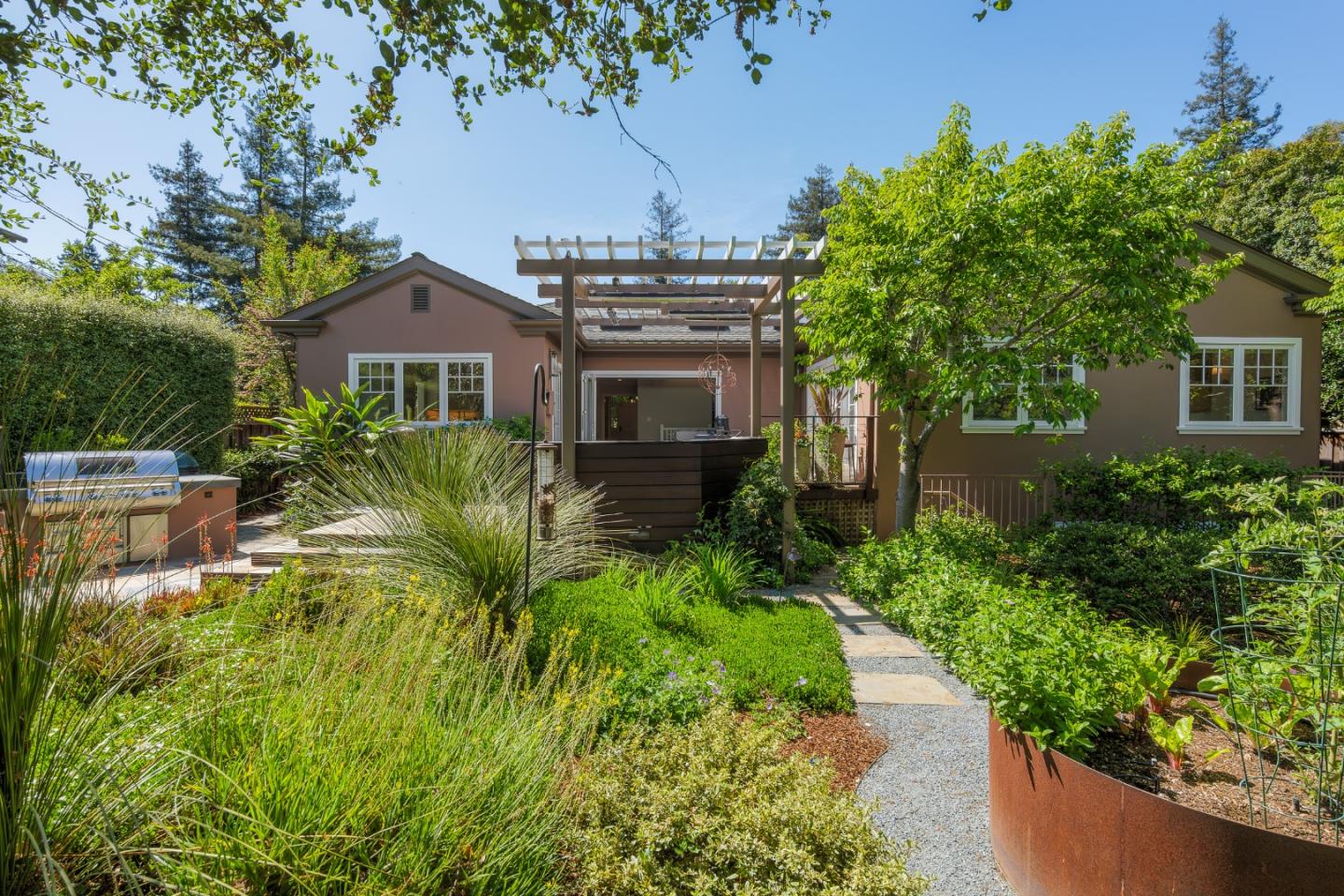 Detail Gallery Image 47 of 49 For 1205 Woodland Ave, Menlo Park,  CA 94025 - 5 Beds | 3 Baths