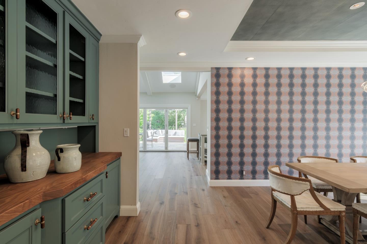 Detail Gallery Image 8 of 49 For 1205 Woodland Ave, Menlo Park,  CA 94025 - 5 Beds | 3 Baths