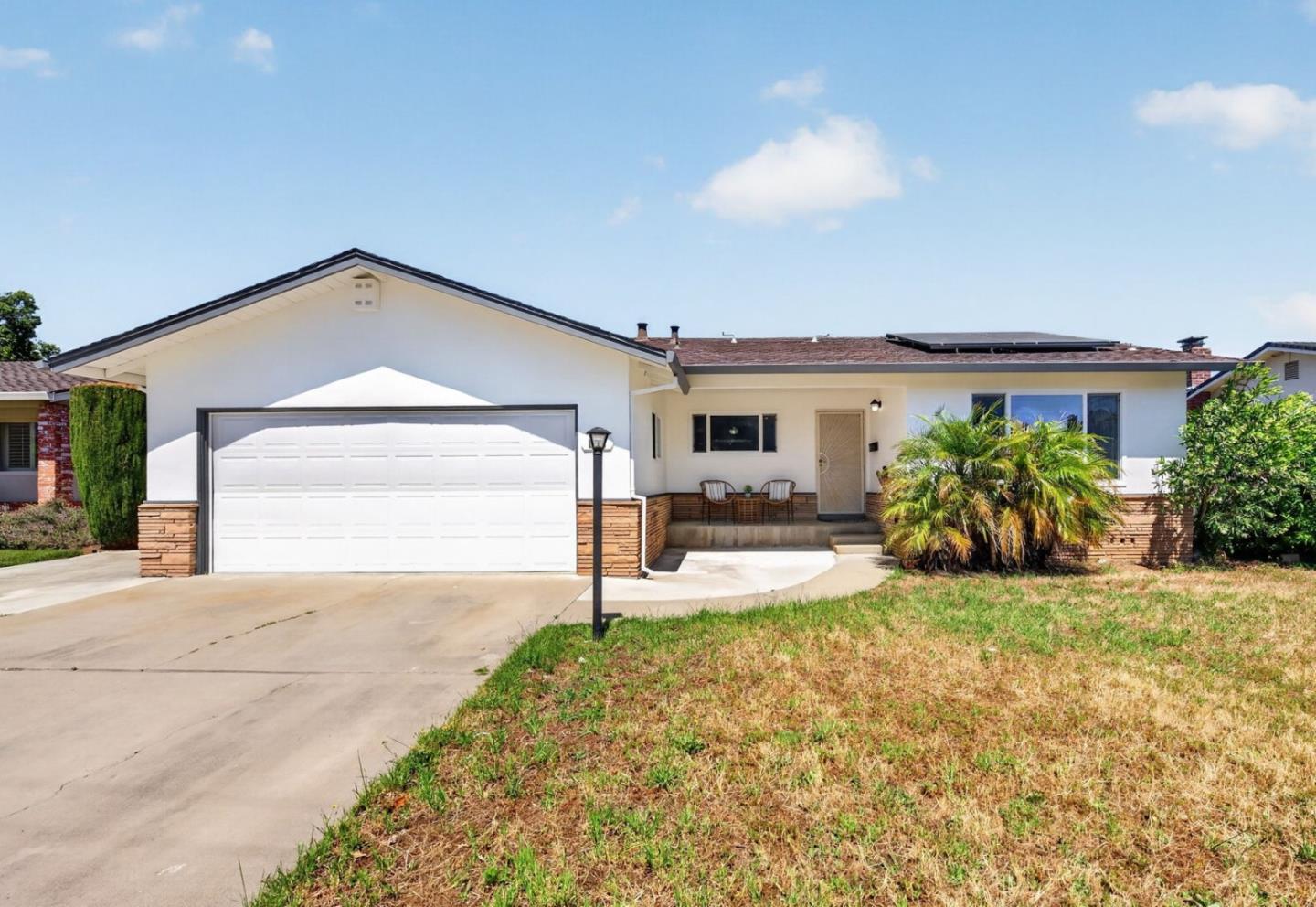 Detail Gallery Image 2 of 33 For 1321 Fernwood Ln, Gilroy,  CA 95020 - 4 Beds | 2 Baths