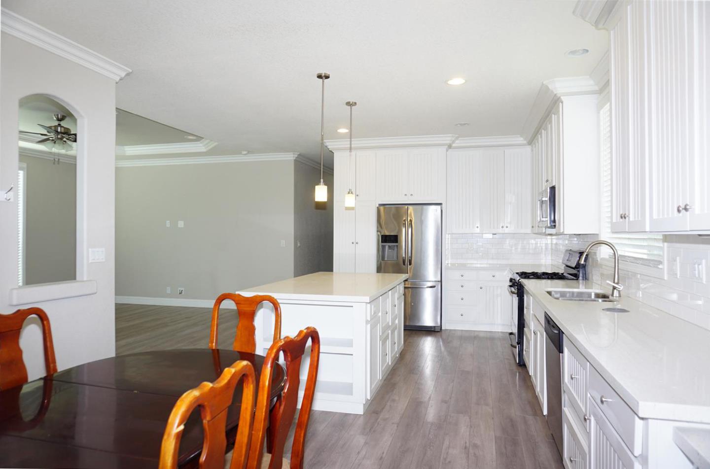 Detail Gallery Image 3 of 28 For 1225 Vienna Dr #391,  Sunnyvale,  CA 94089 - 3 Beds | 2 Baths