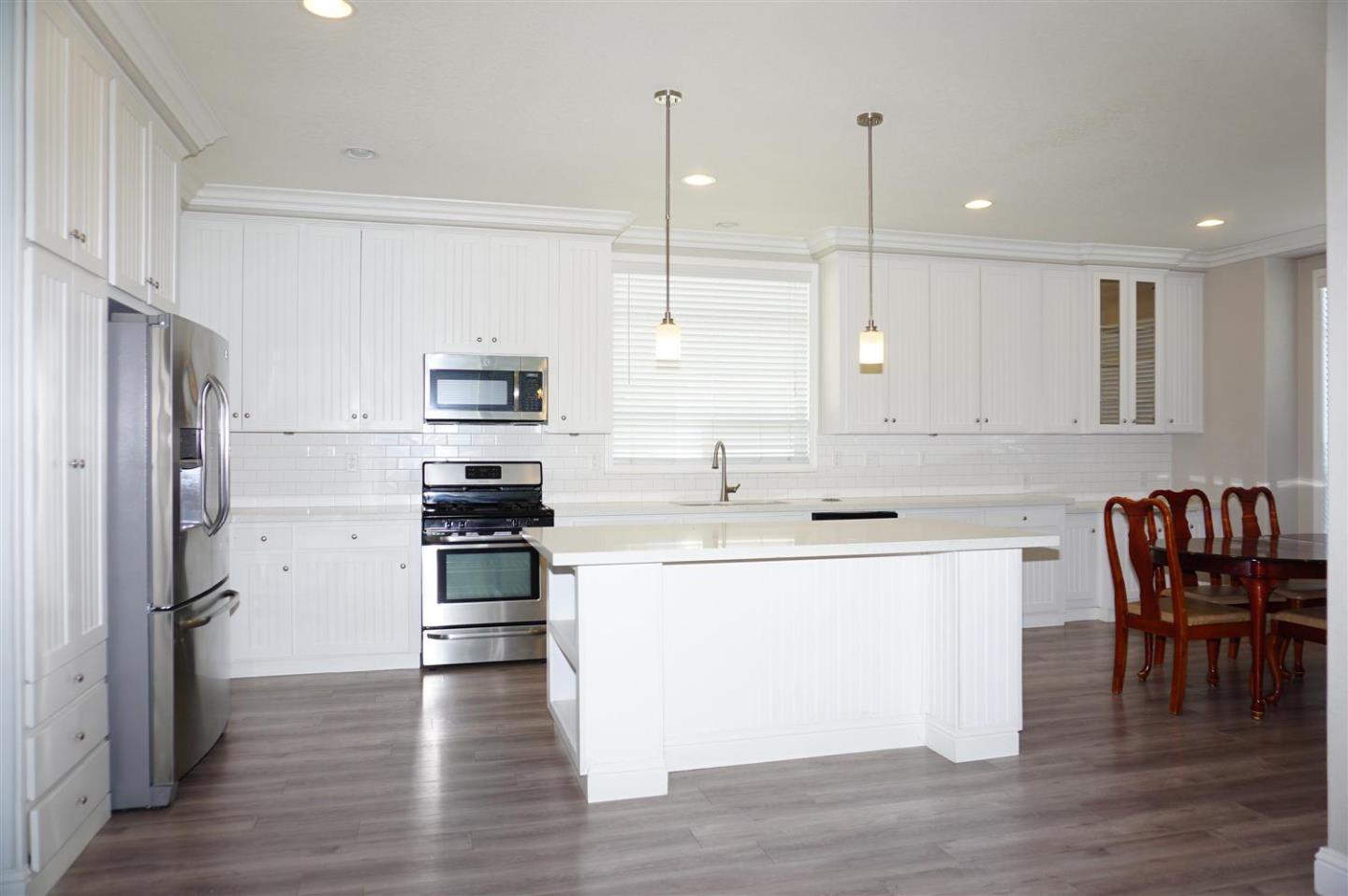 Detail Gallery Image 4 of 28 For 1225 Vienna Dr #391,  Sunnyvale,  CA 94089 - 3 Beds | 2 Baths