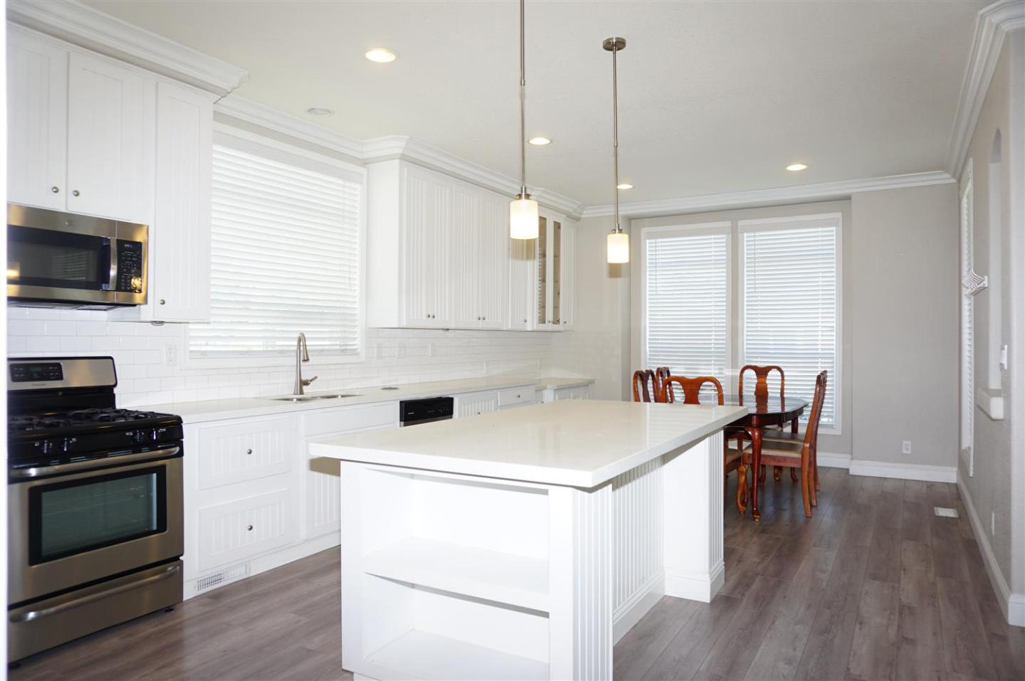 Detail Gallery Image 5 of 28 For 1225 Vienna Dr #391,  Sunnyvale,  CA 94089 - 3 Beds | 2 Baths