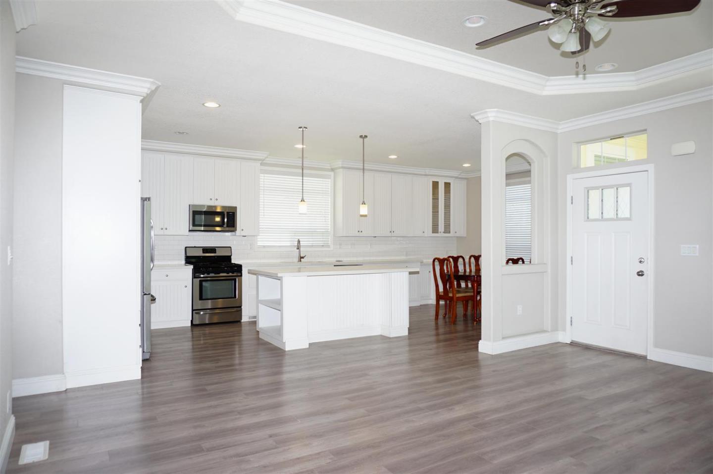 Detail Gallery Image 7 of 28 For 1225 Vienna Dr #391,  Sunnyvale,  CA 94089 - 3 Beds | 2 Baths