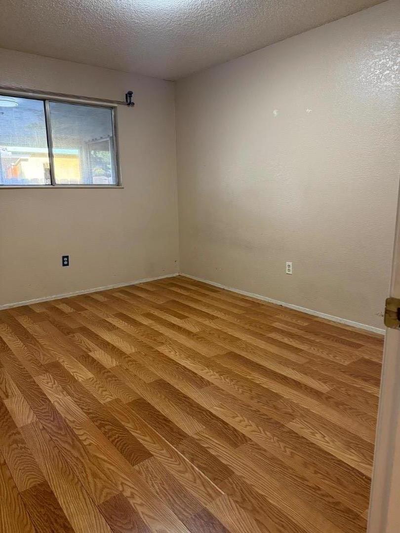 Detail Gallery Image 6 of 13 For 1133 Topaz Dr, Manteca,  CA 95336 - 4 Beds | 2 Baths