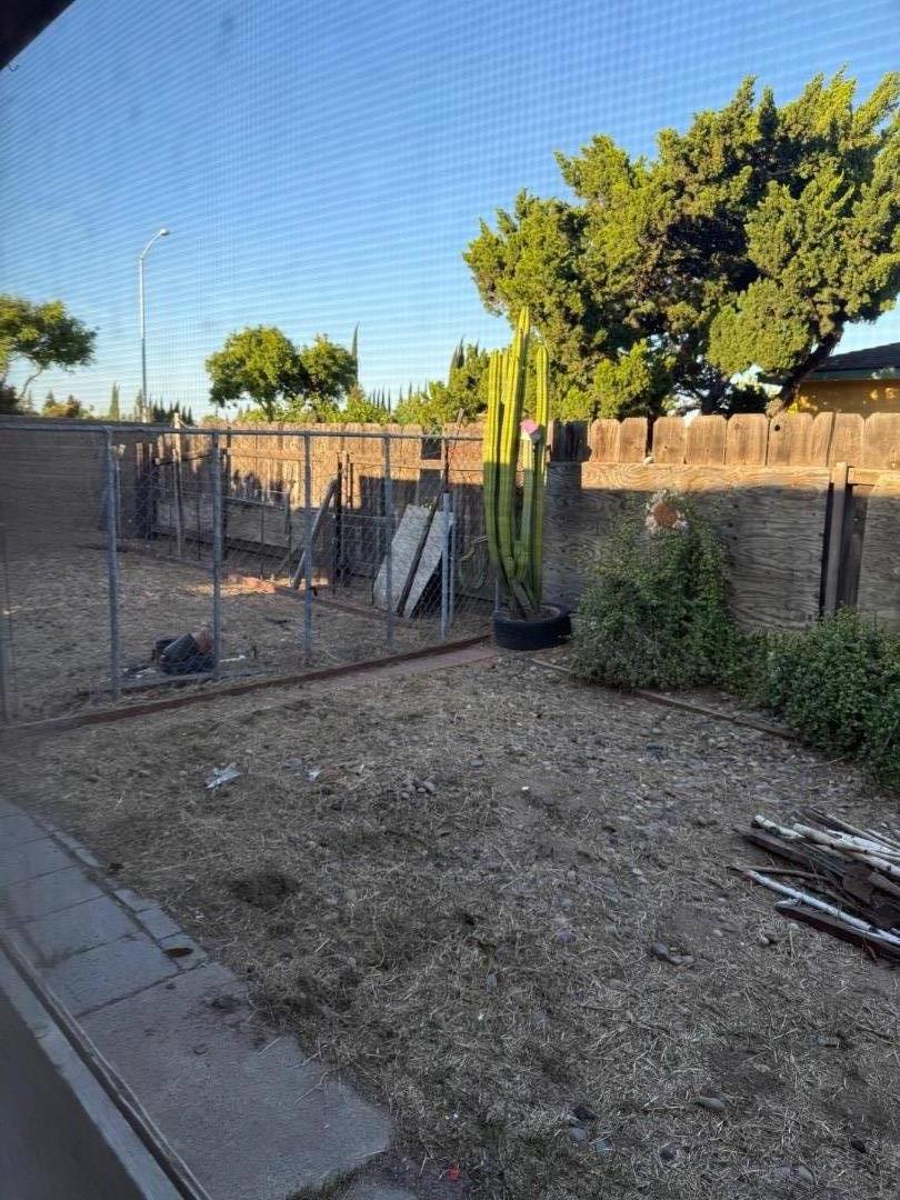 Detail Gallery Image 8 of 13 For 1133 Topaz Dr, Manteca,  CA 95336 - 4 Beds | 2 Baths