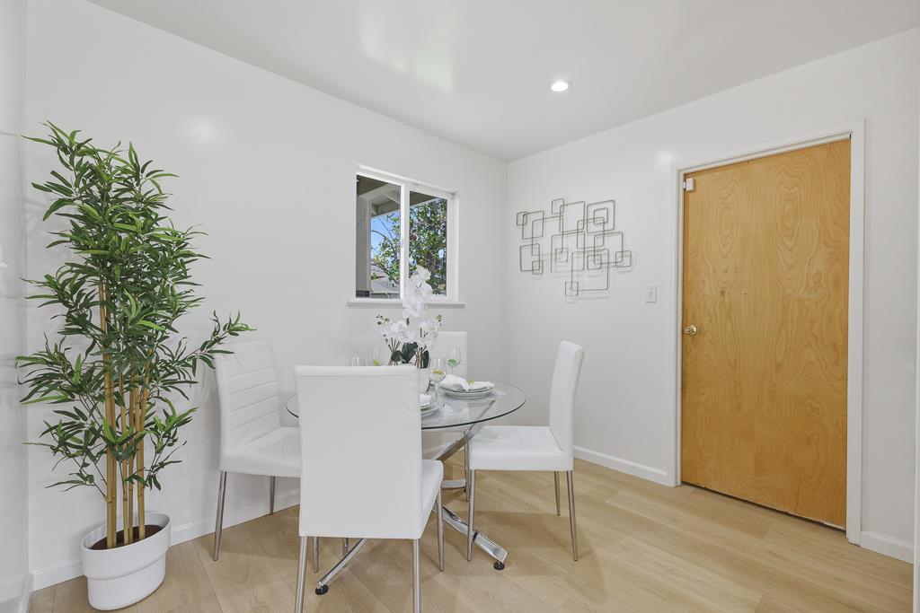 Detail Gallery Image 6 of 28 For 6394 Menlo Dr, San Jose,  CA 95120 - 3 Beds | 2 Baths