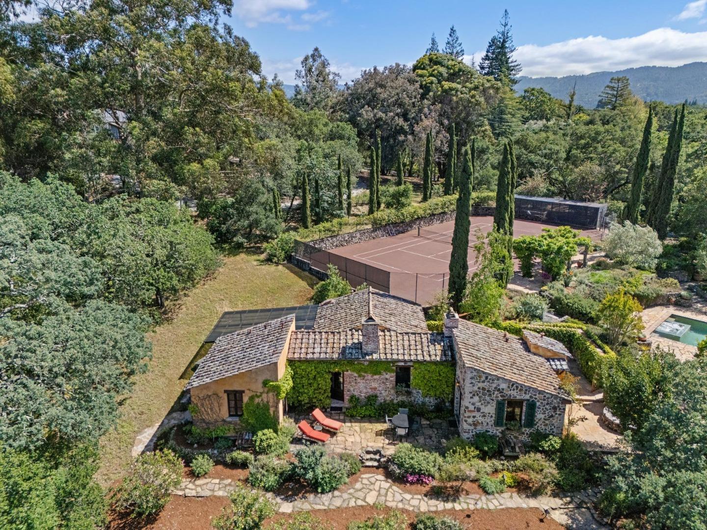 Detail Gallery Image 4 of 65 For 600 Moore Rd, Woodside,  CA 94062 - 4 Beds | 4/1 Baths