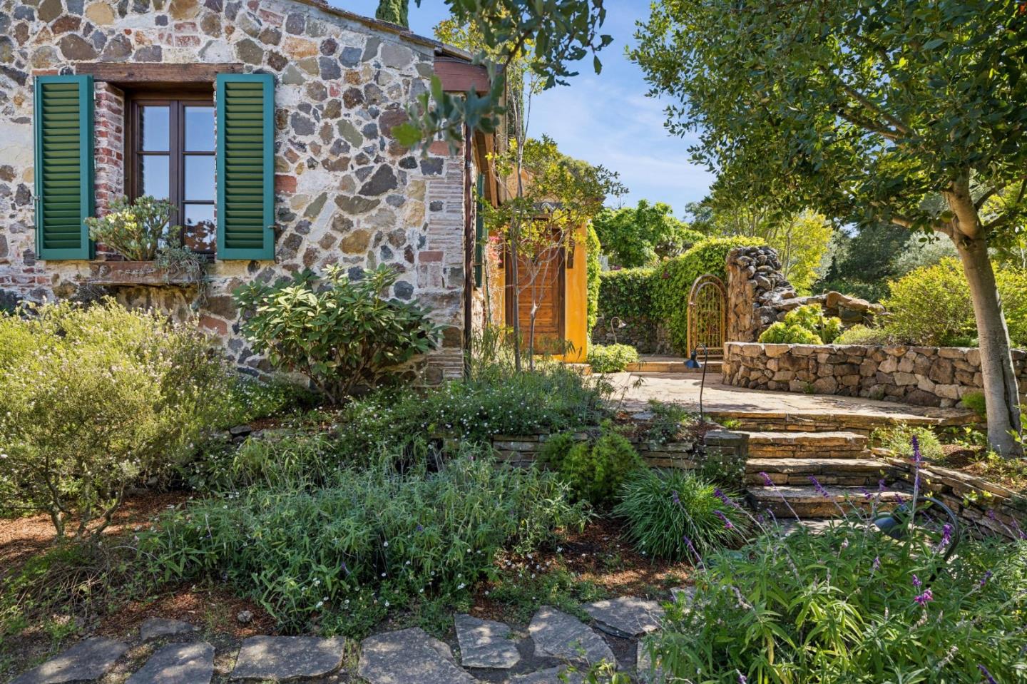 Detail Gallery Image 43 of 65 For 600 Moore Rd, Woodside,  CA 94062 - 4 Beds | 4/1 Baths