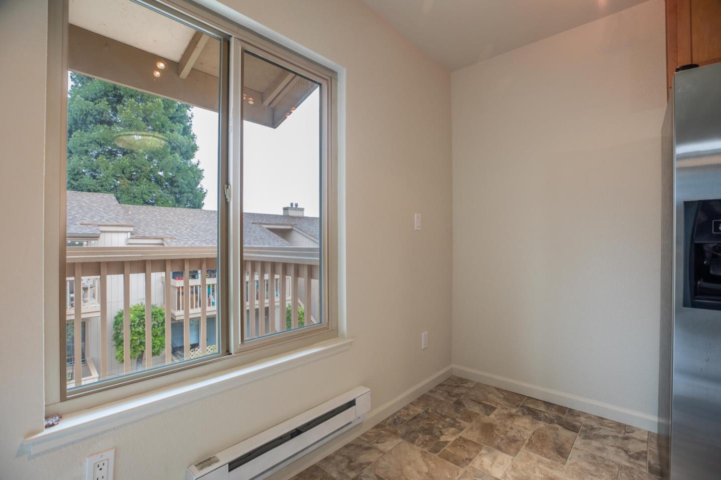 Detail Gallery Image 18 of 33 For 300 Glenwood Cir #258,  Monterey,  CA 93940 - 1 Beds | 1 Baths