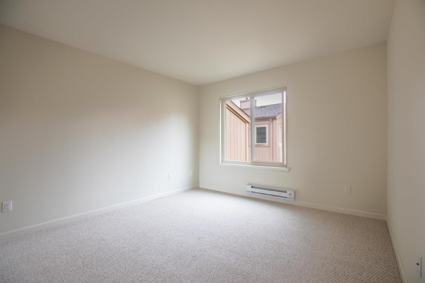 Detail Gallery Image 20 of 33 For 300 Glenwood Cir #258,  Monterey,  CA 93940 - 1 Beds | 1 Baths