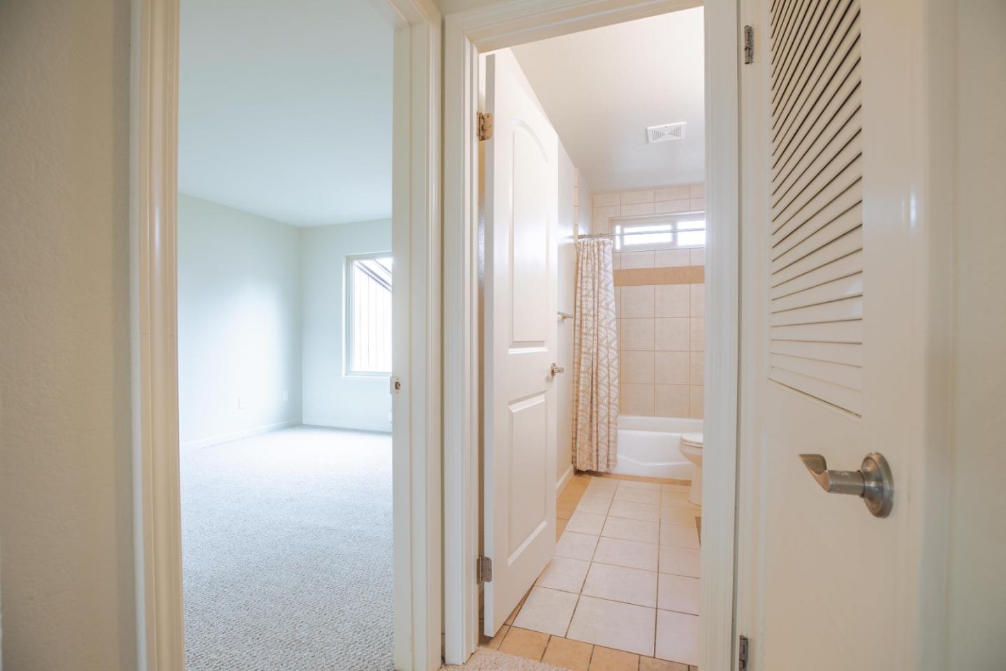 Detail Gallery Image 24 of 33 For 300 Glenwood Cir #258,  Monterey,  CA 93940 - 1 Beds | 1 Baths