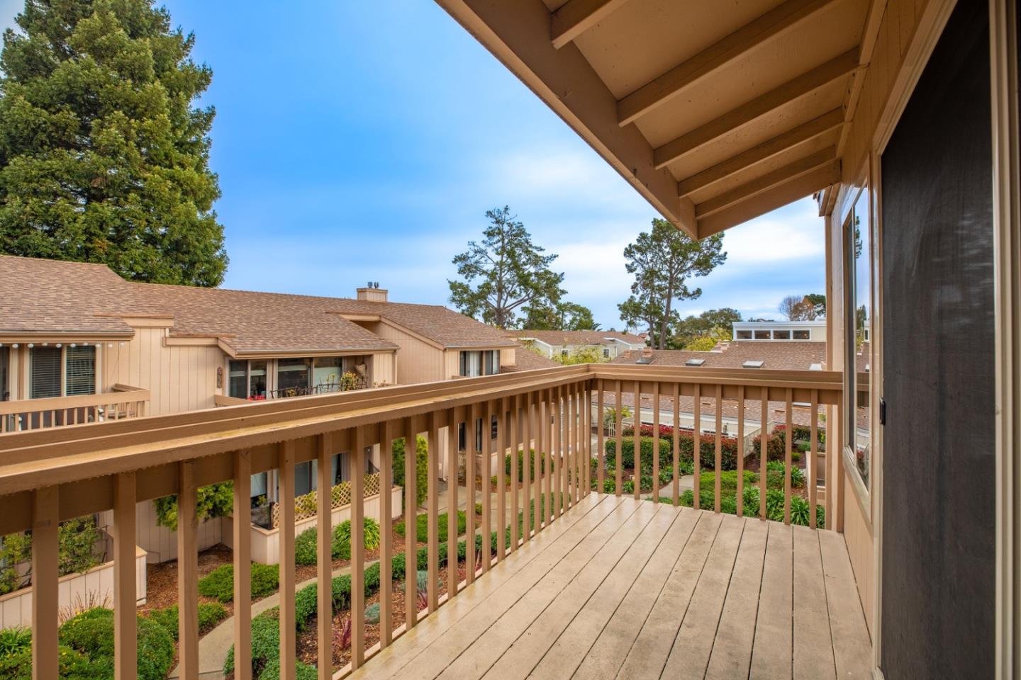 Detail Gallery Image 27 of 33 For 300 Glenwood Cir #258,  Monterey,  CA 93940 - 1 Beds | 1 Baths