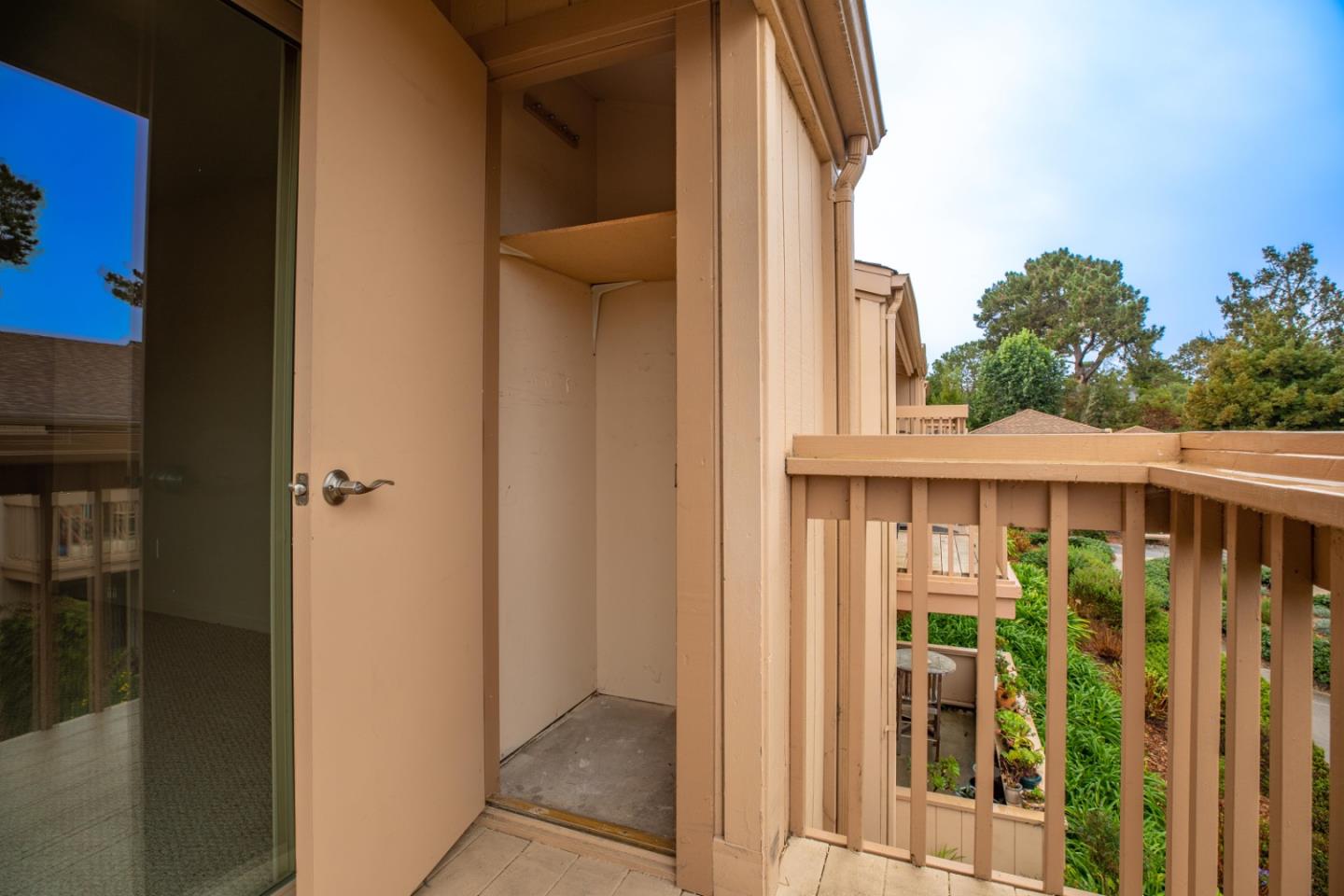 Detail Gallery Image 29 of 33 For 300 Glenwood Cir #258,  Monterey,  CA 93940 - 1 Beds | 1 Baths