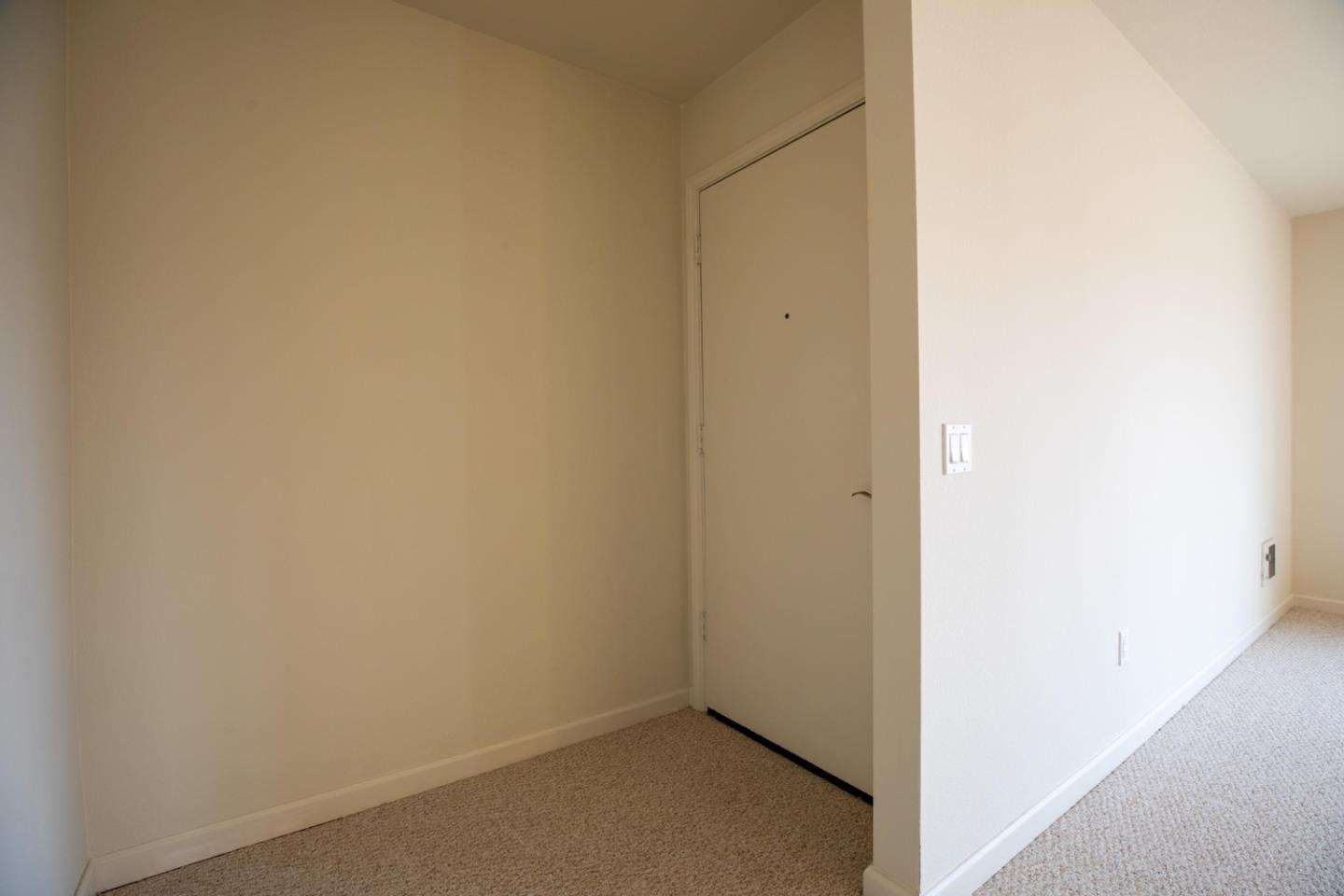 Detail Gallery Image 6 of 33 For 300 Glenwood Cir #258,  Monterey,  CA 93940 - 1 Beds | 1 Baths