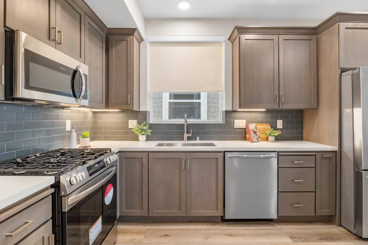 Detail Gallery Image 5 of 25 For 136 Aptos Village Way #1,  Aptos,  CA 95003 - 2 Beds | 2 Baths