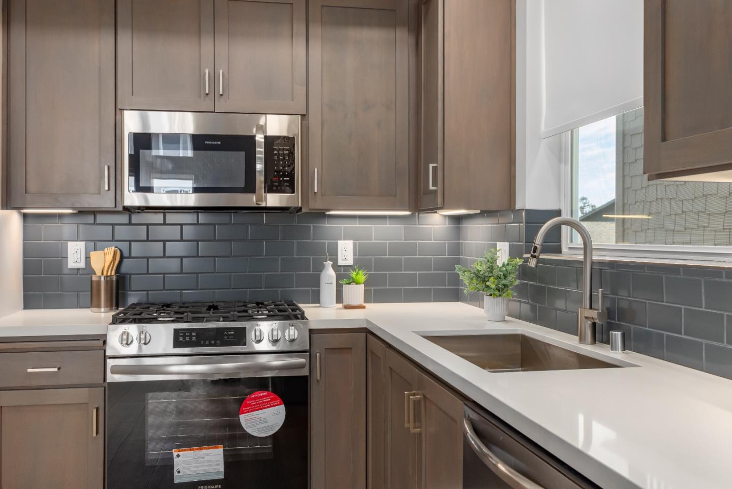 Detail Gallery Image 6 of 25 For 136 Aptos Village Way #1,  Aptos,  CA 95003 - 2 Beds | 2 Baths