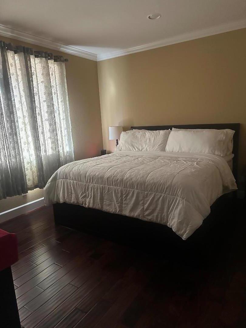 Front Image Thumbnail for ML82043753