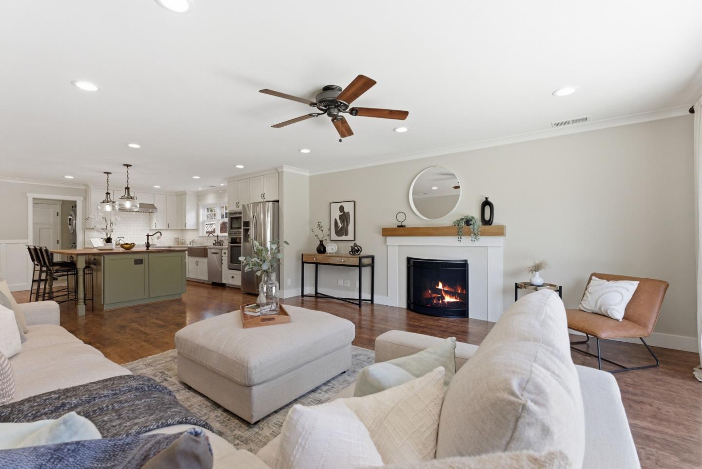 Detail Gallery Image 13 of 69 For 1594 Chambers Dr, San Jose,  CA 95118 - 4 Beds | 2/1 Baths