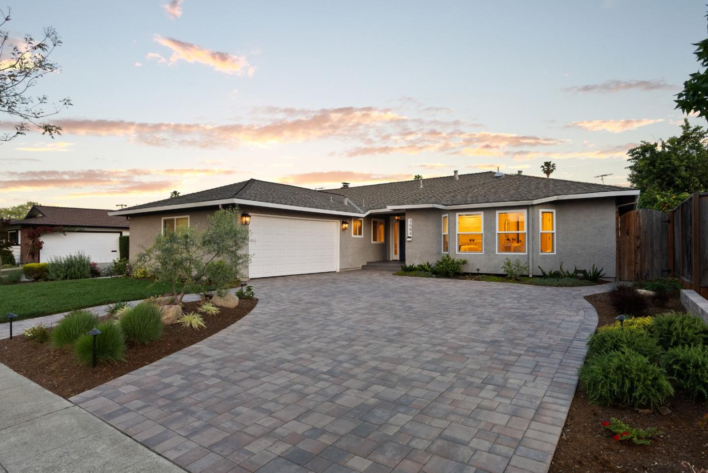 Detail Gallery Image 3 of 69 For 1594 Chambers Dr, San Jose,  CA 95118 - 4 Beds | 2/1 Baths