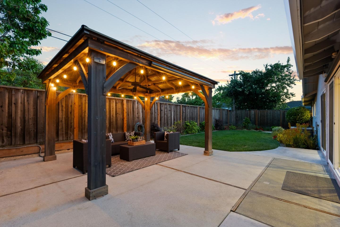 Detail Gallery Image 45 of 69 For 1594 Chambers Dr, San Jose,  CA 95118 - 4 Beds | 2/1 Baths