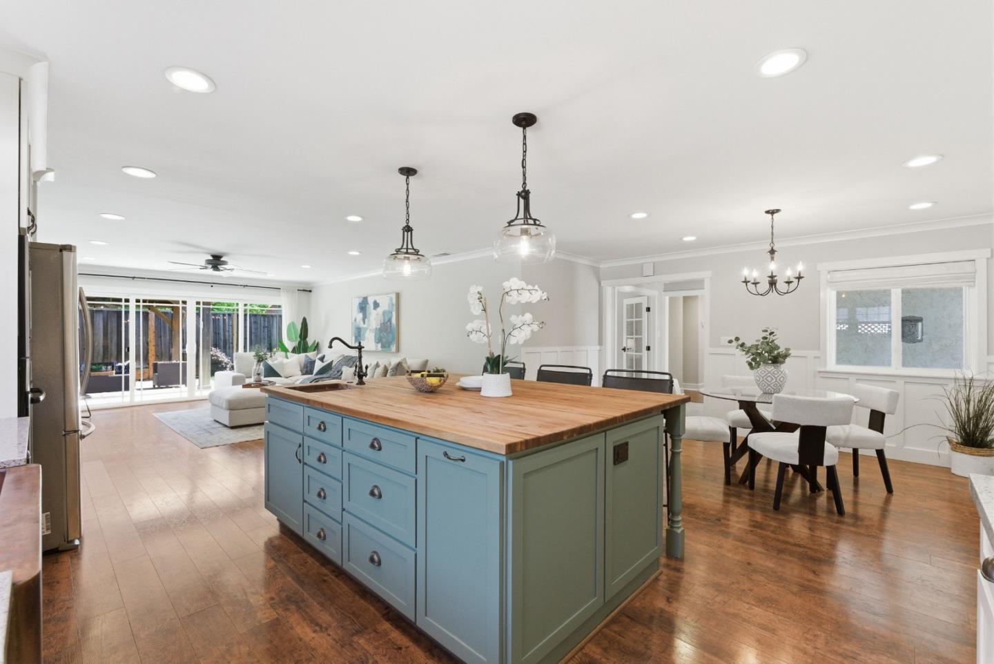 Detail Gallery Image 6 of 69 For 1594 Chambers Dr, San Jose,  CA 95118 - 4 Beds | 2/1 Baths