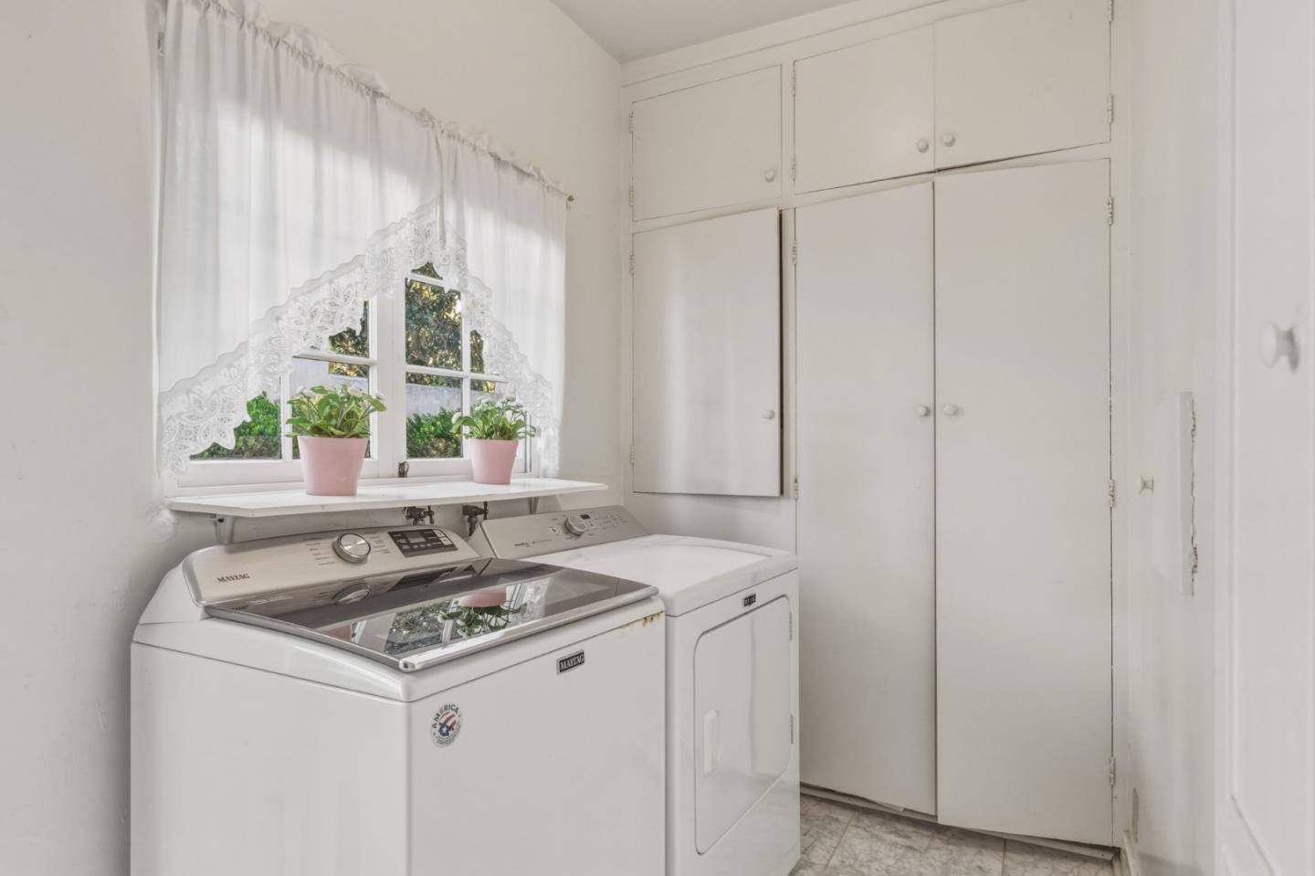 Detail Gallery Image 16 of 34 For 25286 Hatton Rd, Carmel,  CA 93923 - 5 Beds | 5 Baths