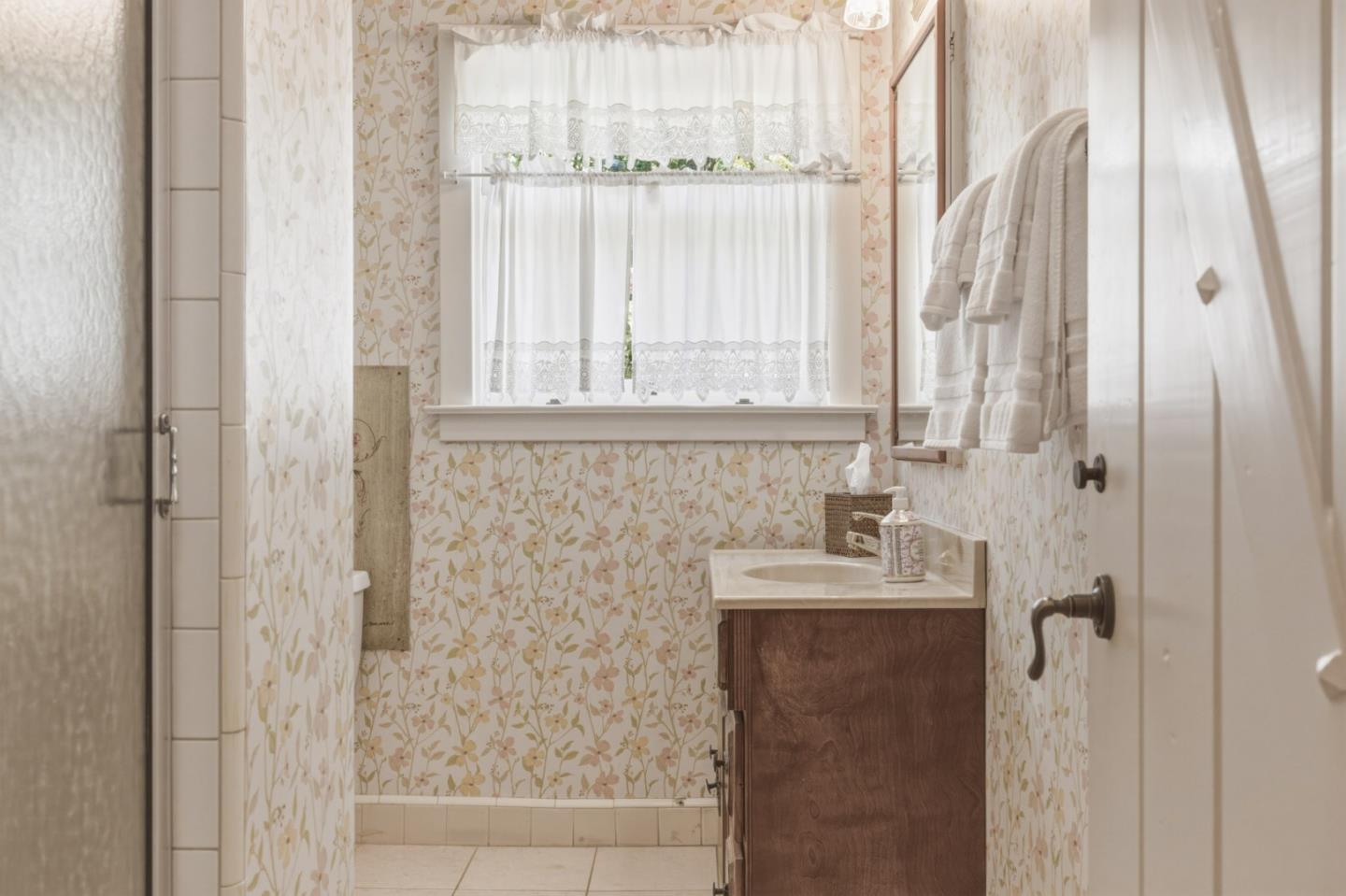 Detail Gallery Image 17 of 34 For 25286 Hatton Rd, Carmel,  CA 93923 - 5 Beds | 5 Baths