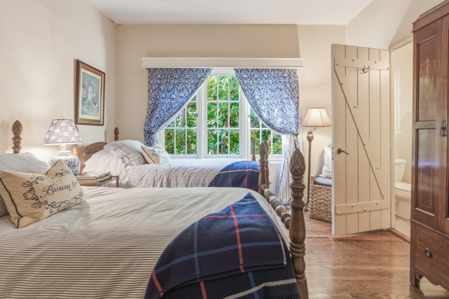 Detail Gallery Image 18 of 34 For 25286 Hatton Rd, Carmel,  CA 93923 - 5 Beds | 5 Baths