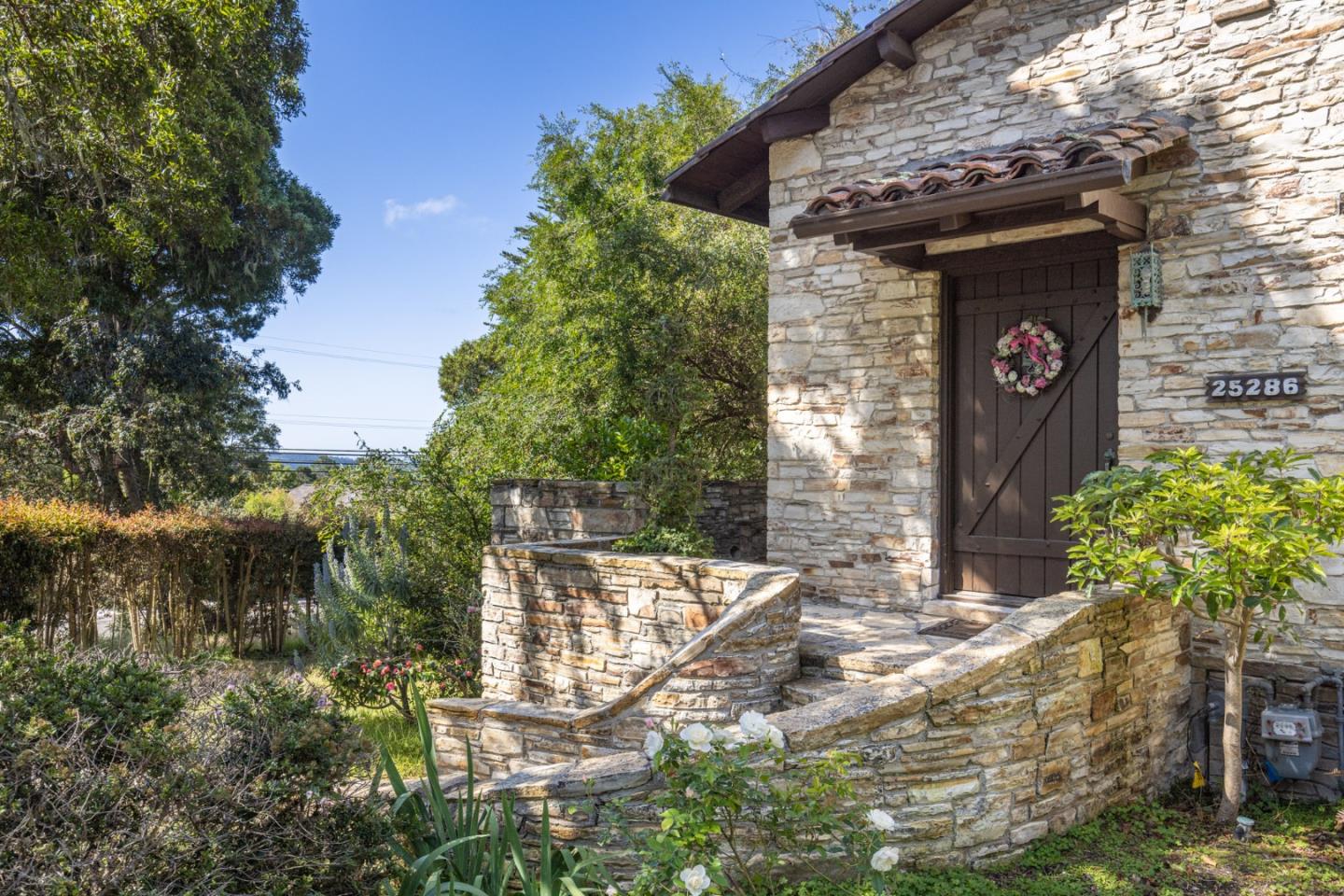 Detail Gallery Image 2 of 34 For 25286 Hatton Rd, Carmel,  CA 93923 - 5 Beds | 5 Baths