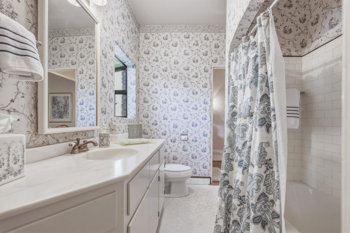 Detail Gallery Image 22 of 34 For 25286 Hatton Rd, Carmel,  CA 93923 - 5 Beds | 5 Baths