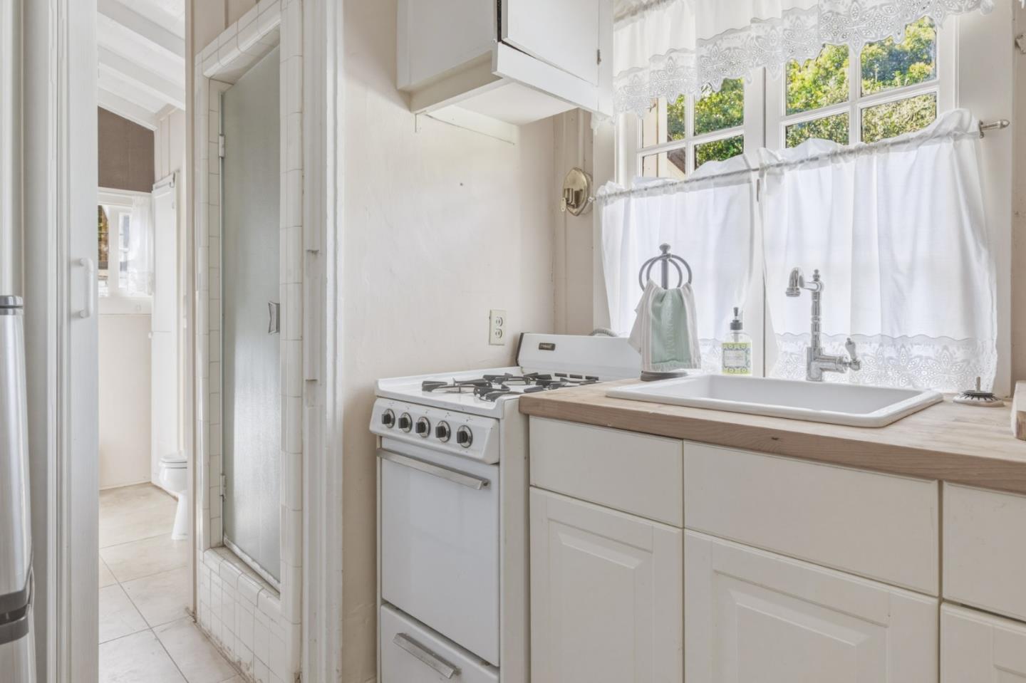 Detail Gallery Image 31 of 34 For 25286 Hatton Rd, Carmel,  CA 93923 - 5 Beds | 5 Baths