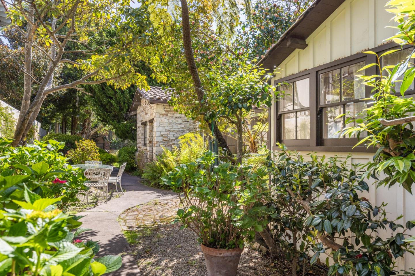 Detail Gallery Image 7 of 34 For 25286 Hatton Rd, Carmel,  CA 93923 - 5 Beds | 5 Baths