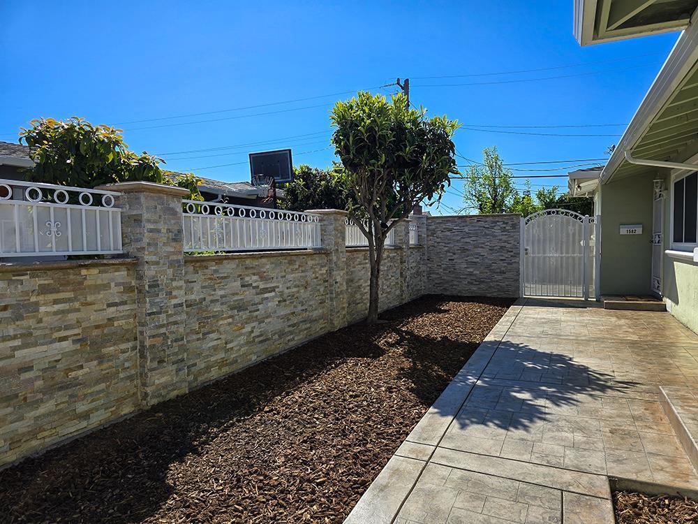 Detail Gallery Image 6 of 40 For 1582 Fall Ave, San Jose,  CA 95127 - 4 Beds | 2 Baths