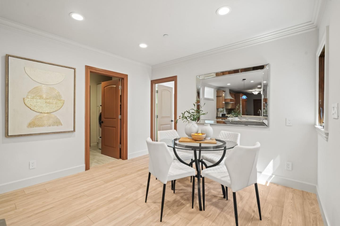 Detail Gallery Image 12 of 44 For 216 Bloomfield Rd, Burlingame,  CA 94010 - 5 Beds | 4 Baths