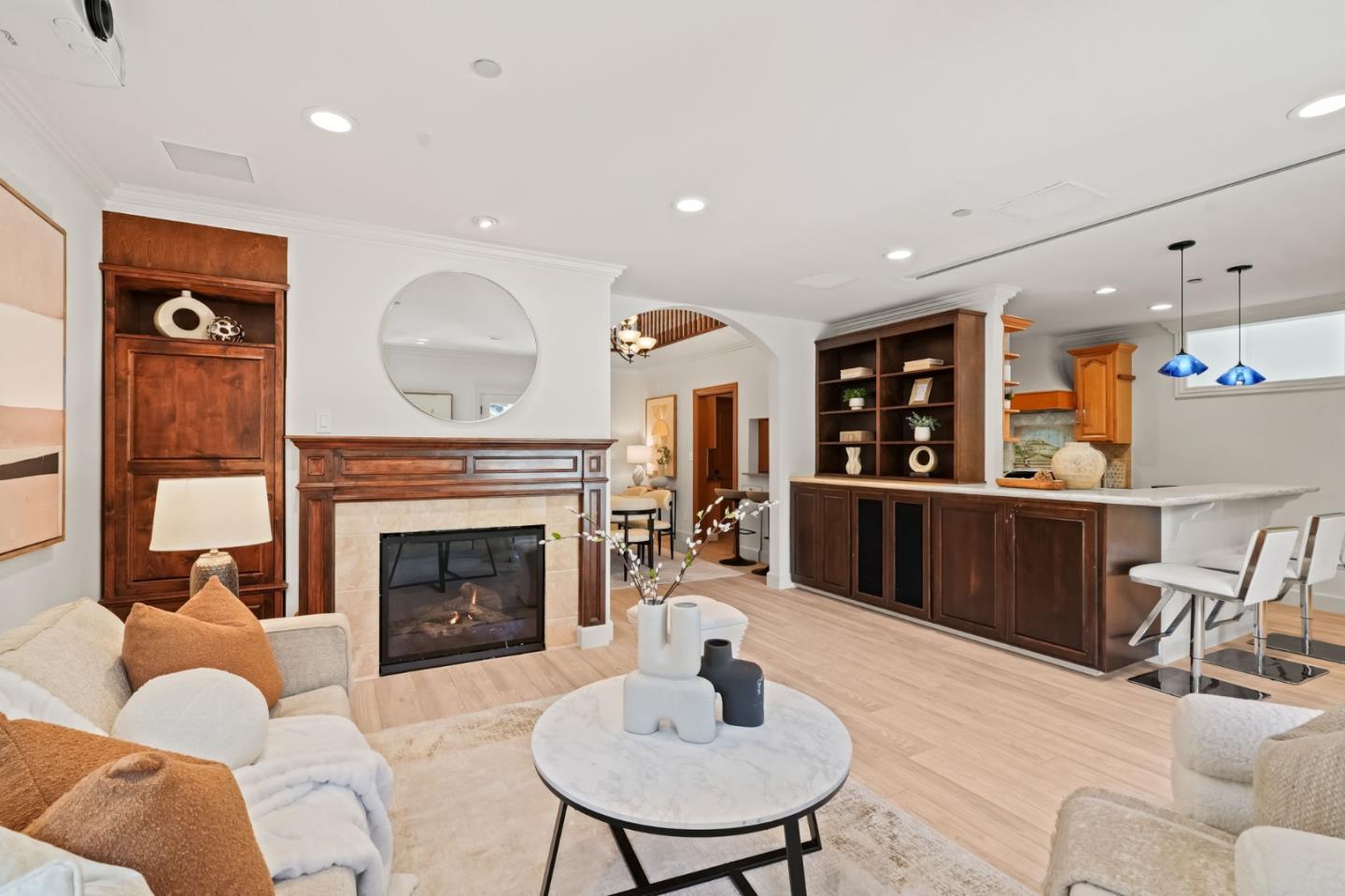 Detail Gallery Image 13 of 44 For 216 Bloomfield Rd, Burlingame,  CA 94010 - 5 Beds | 4 Baths