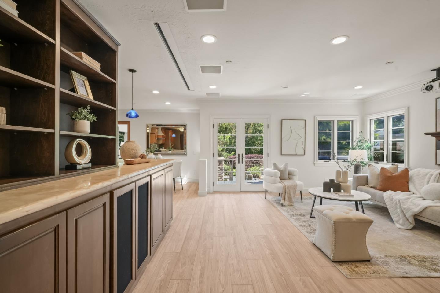 Detail Gallery Image 14 of 44 For 216 Bloomfield Rd, Burlingame,  CA 94010 - 5 Beds | 4 Baths