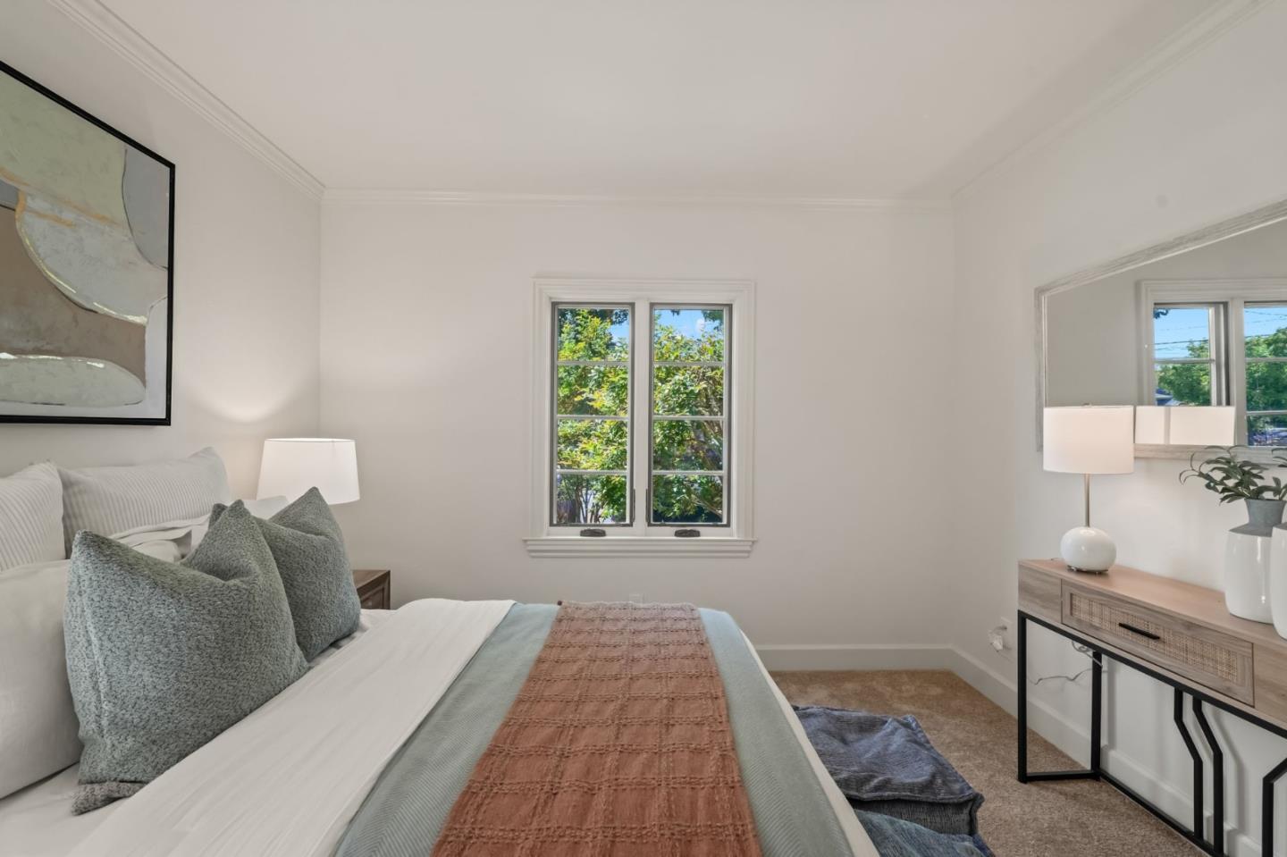 Detail Gallery Image 18 of 44 For 216 Bloomfield Rd, Burlingame,  CA 94010 - 5 Beds | 4 Baths