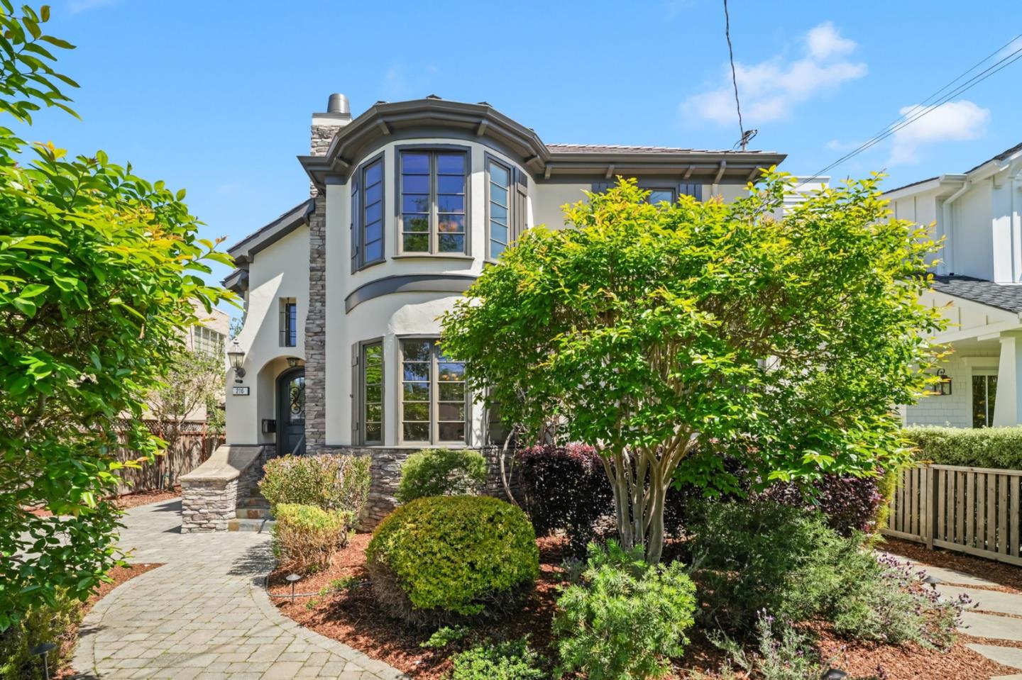 Detail Gallery Image 2 of 44 For 216 Bloomfield Rd, Burlingame,  CA 94010 - 5 Beds | 4 Baths