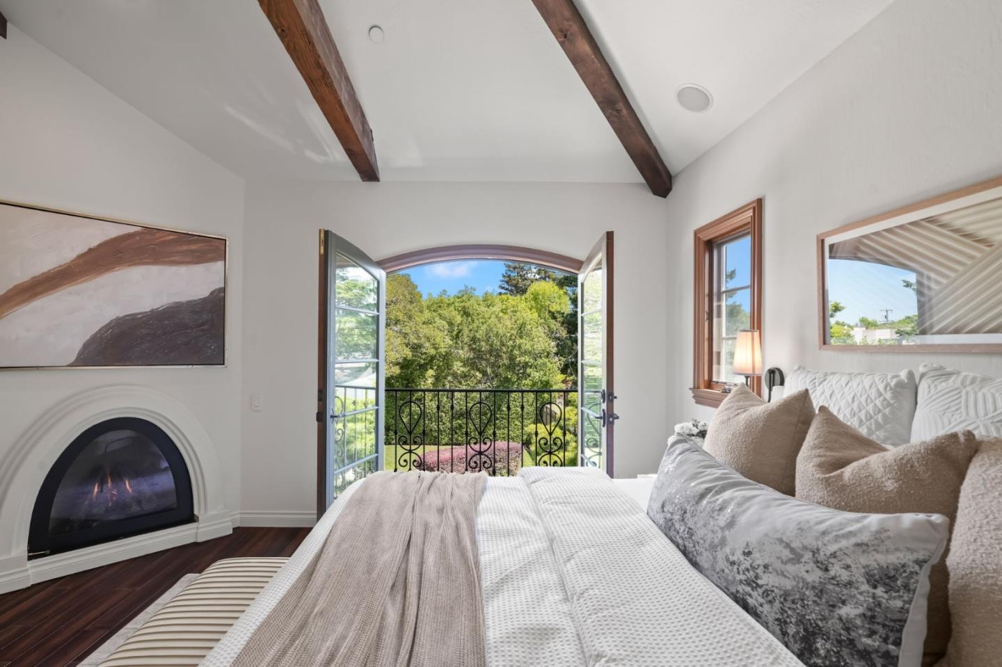 Detail Gallery Image 29 of 44 For 216 Bloomfield Rd, Burlingame,  CA 94010 - 5 Beds | 4 Baths