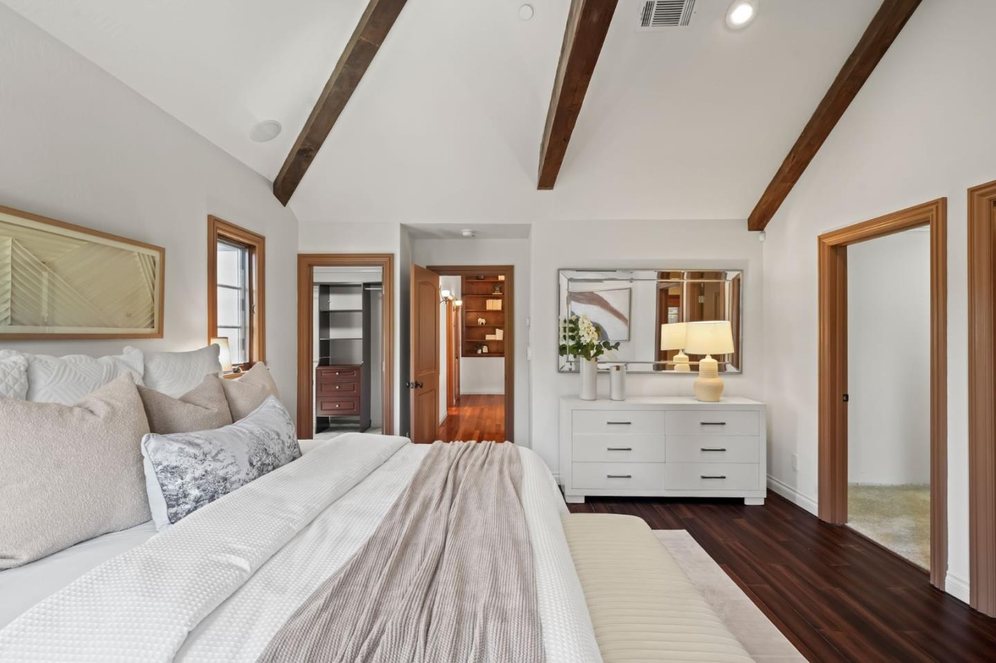 Detail Gallery Image 30 of 44 For 216 Bloomfield Rd, Burlingame,  CA 94010 - 5 Beds | 4 Baths