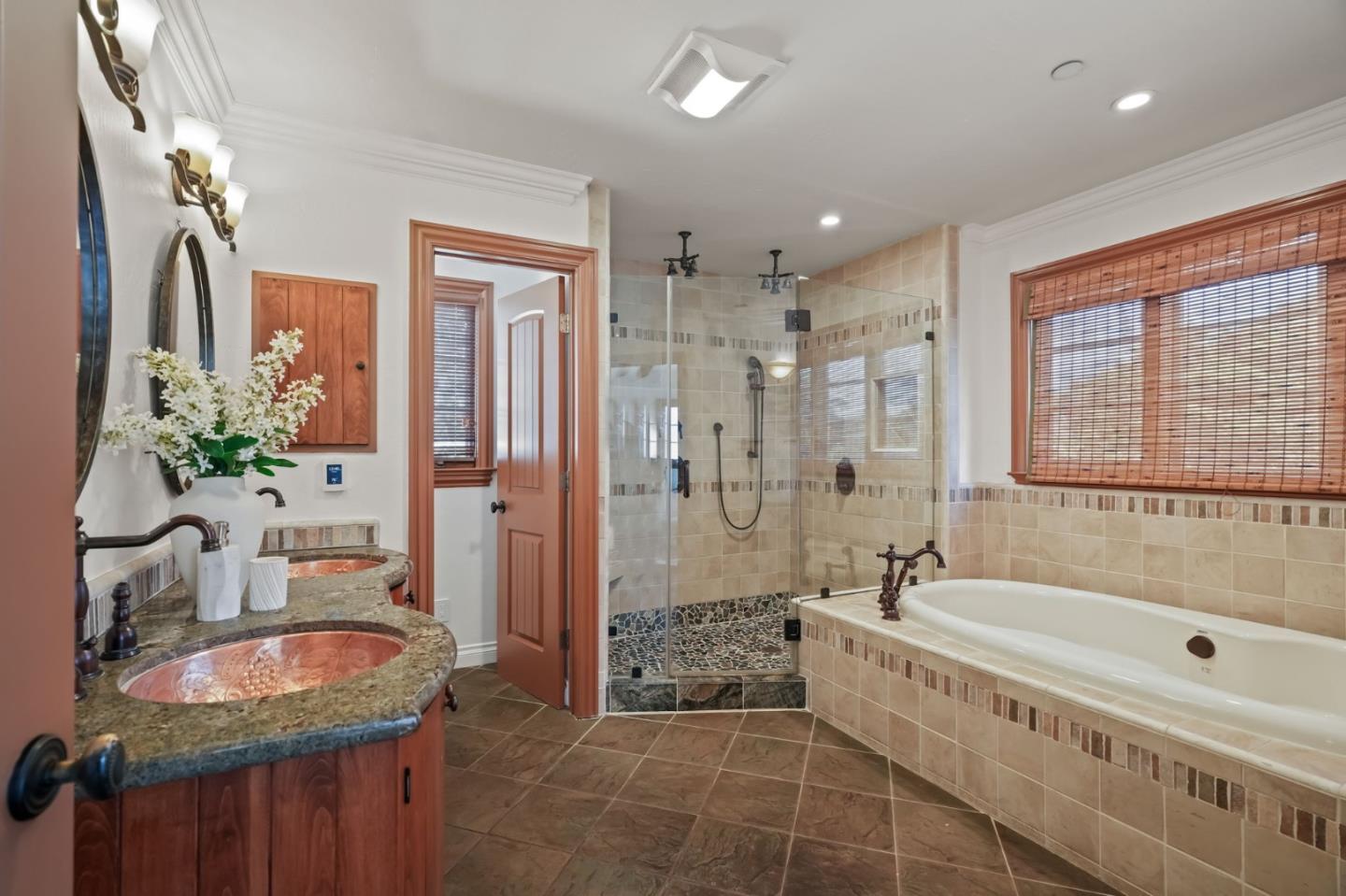 Detail Gallery Image 33 of 44 For 216 Bloomfield Rd, Burlingame,  CA 94010 - 5 Beds | 4 Baths