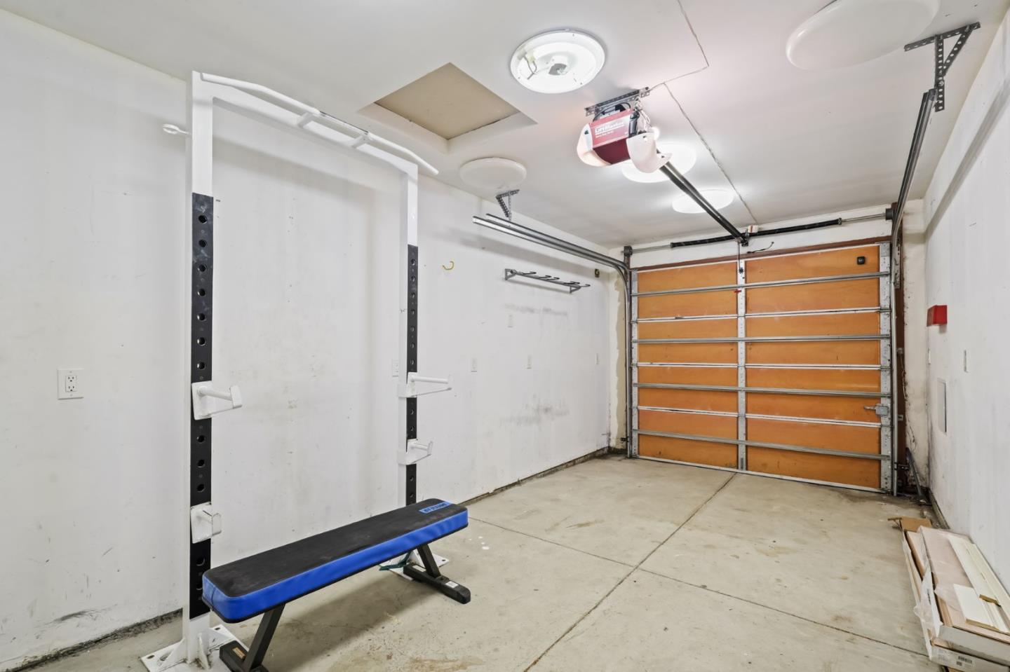 Detail Gallery Image 36 of 44 For 216 Bloomfield Rd, Burlingame,  CA 94010 - 5 Beds | 4 Baths