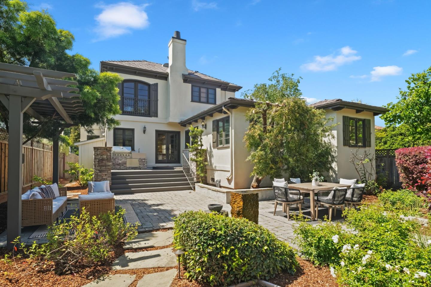 Detail Gallery Image 37 of 44 For 216 Bloomfield Rd, Burlingame,  CA 94010 - 5 Beds | 4 Baths